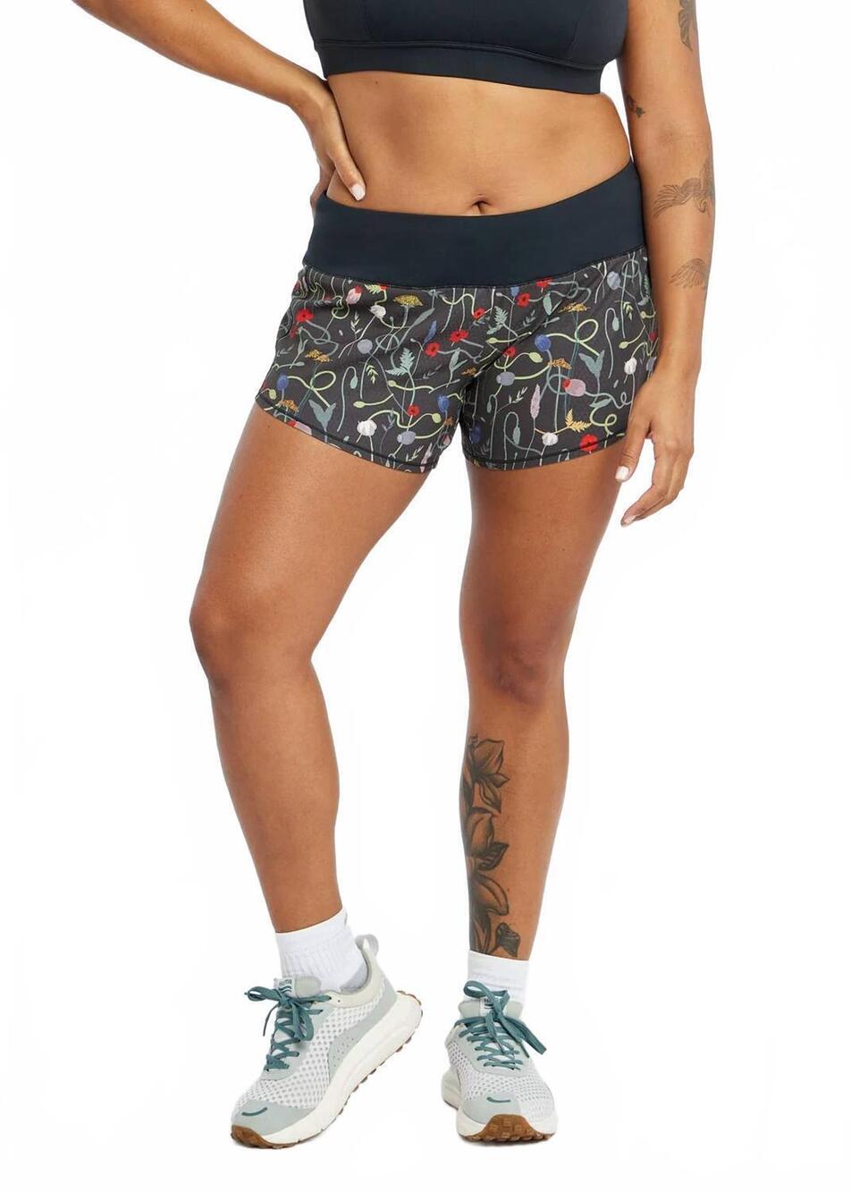 NEW OISELLE women's roga running shorts in wyld flower